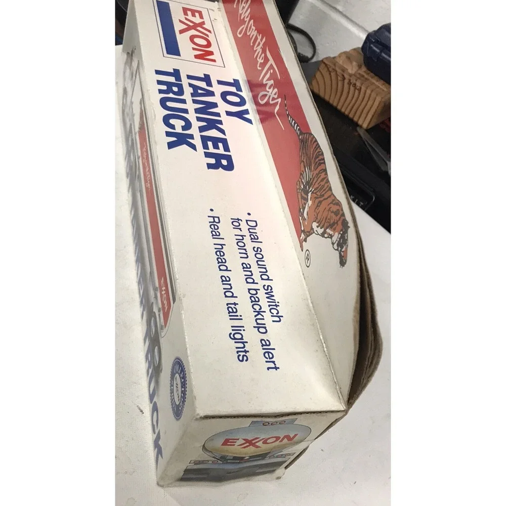 1993  Exxon Rely On The Tiger Tanker Truck-NIB Box In Good Condition